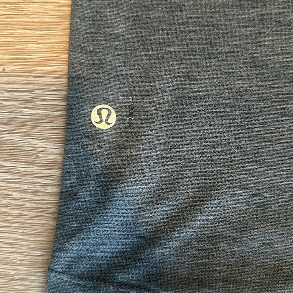 Men’s polo. Small tear near logo. - Picture 3 of 4